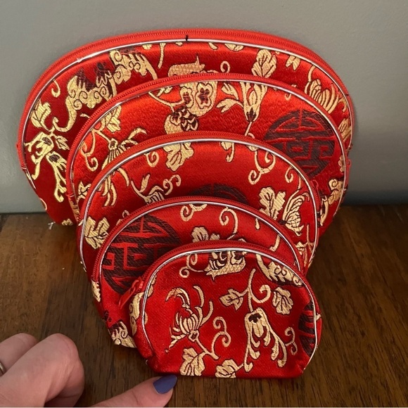 Red Faux Silk Floral Makeup
Bag Travel Clutch Asian Chinoiserie Set Of 5 NEW - Picture 5 of 11